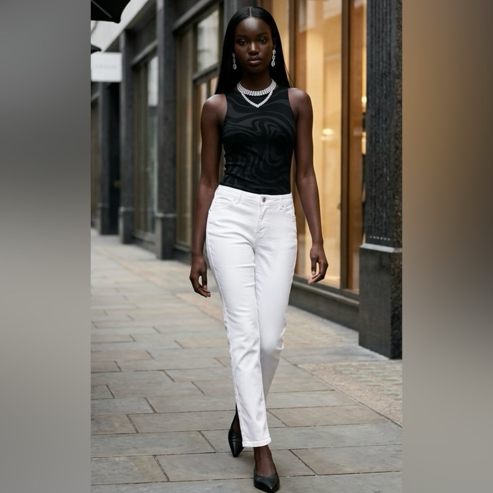White House Black Market Women's Straight Leg Jeans in White